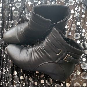 Black dress boots